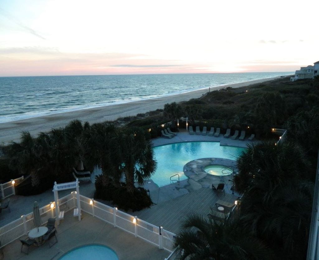 Once Upon a Tide: FULL RENO for 2026! Oceanfront, Pool, Linens